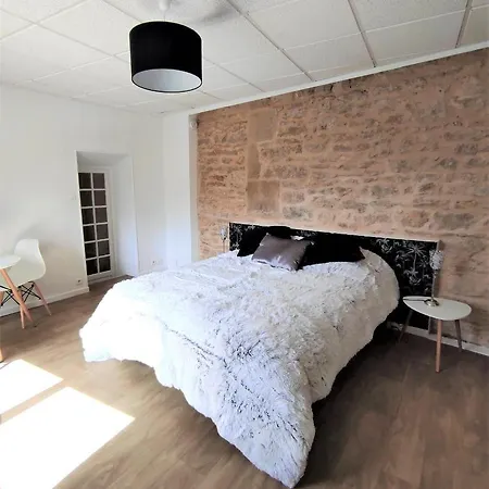 Les Meubles Des Pierres Dorees - De Charme Pour Groupe * Theize